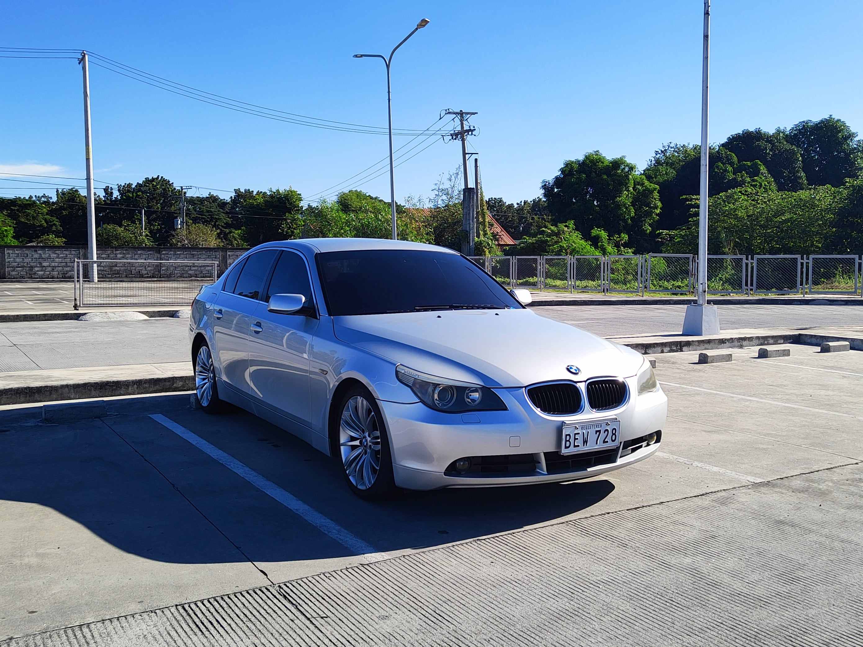 2003 BMW 525 AT