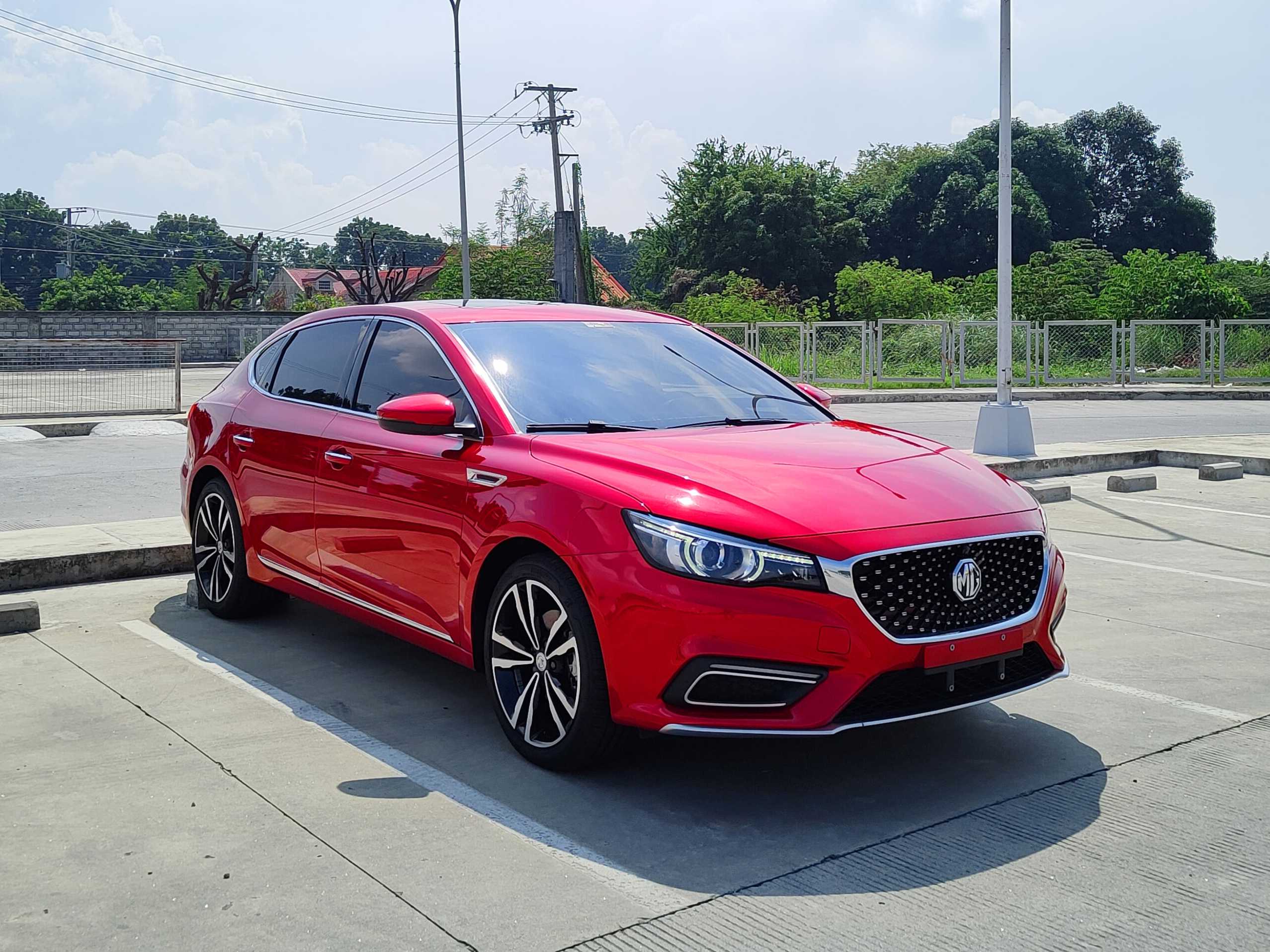 2019 MG 6 AT