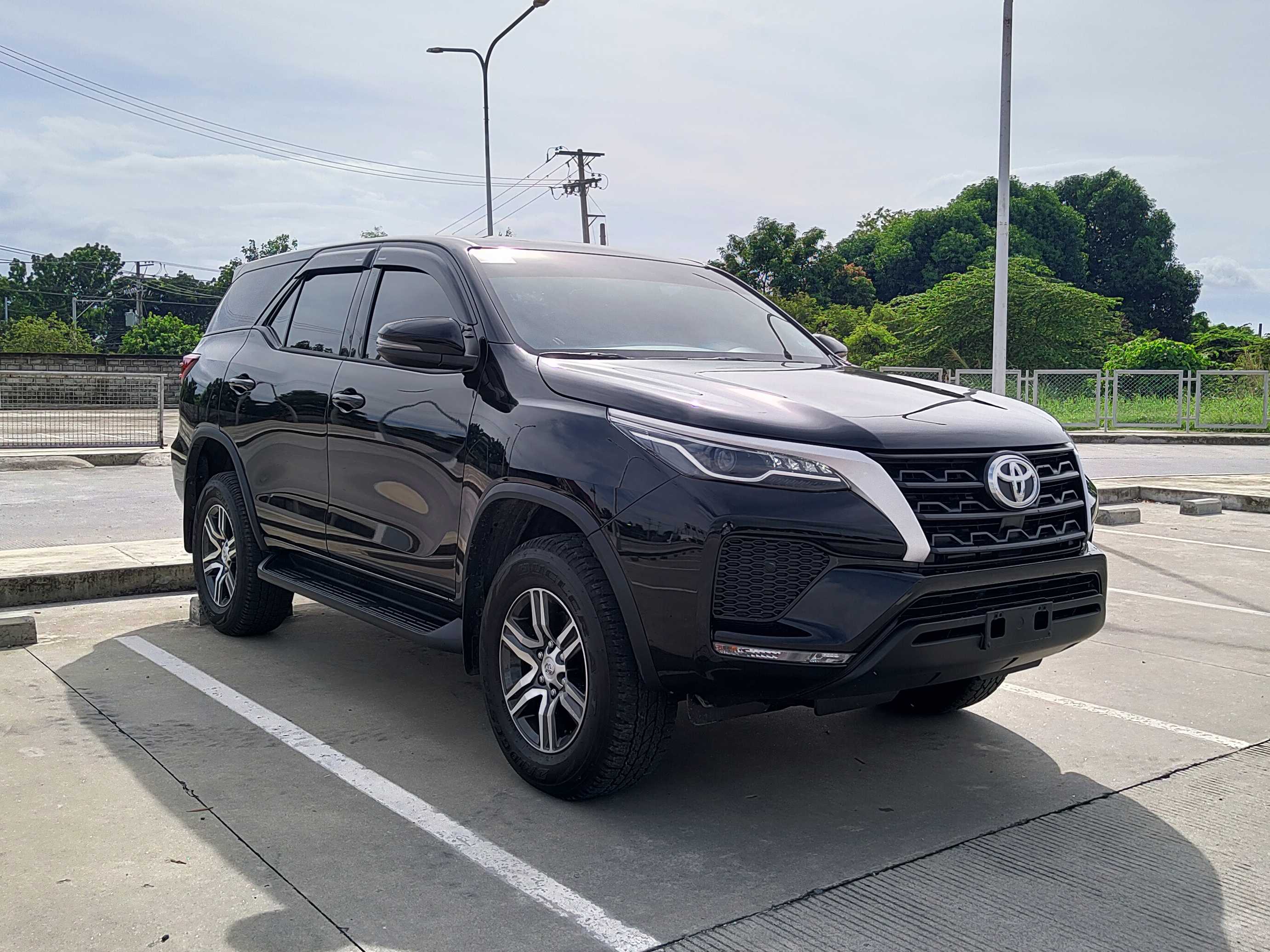 2023 Toyota Fortuner AT