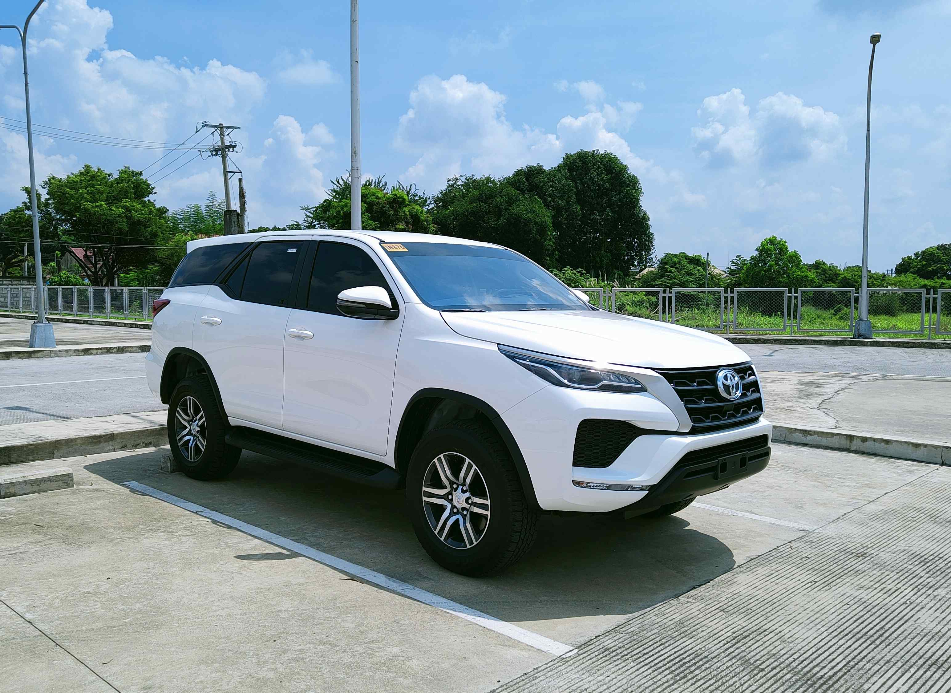 2023 Toyota Fortuner AT